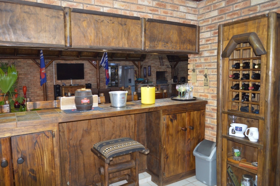 6 Bedroom Property for Sale in Doringkruin North West